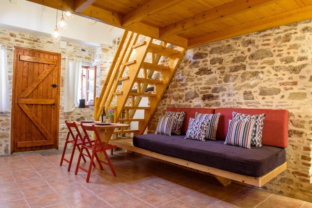 Ferienwohnung Lavrio Stone House 5 Min From The Centre/Port Exterior foto